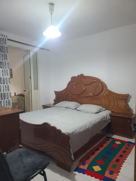 21 Dhjetori Jepet Apartament me qera 2+1