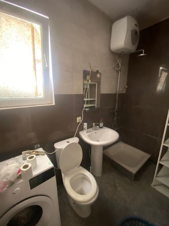 Jepet me qera 2+1 mobiluar te selvia 50000 lek