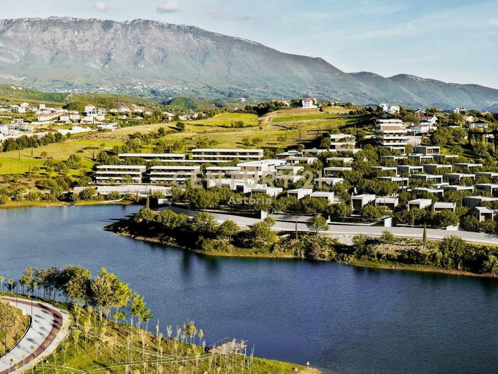 Appartamento 1+1 con veranda e vista sul lago nella residenza Farka Lake Front.