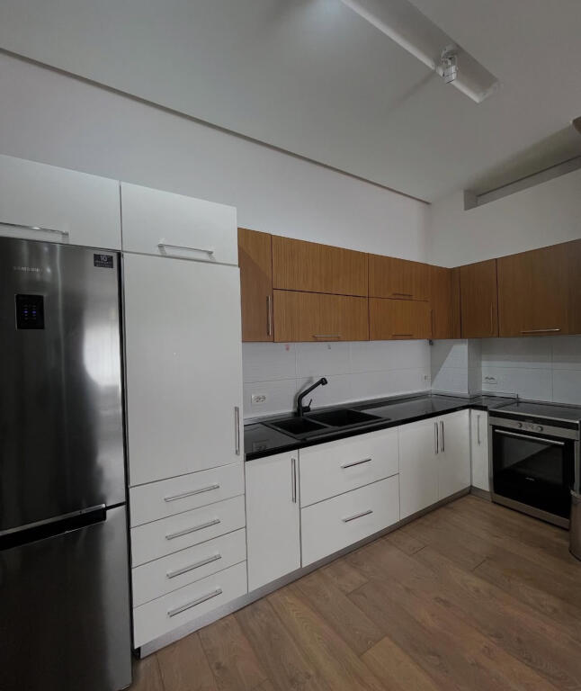 Shitet apartament 1+1 me hipoteke tek Kopshti Botanik
