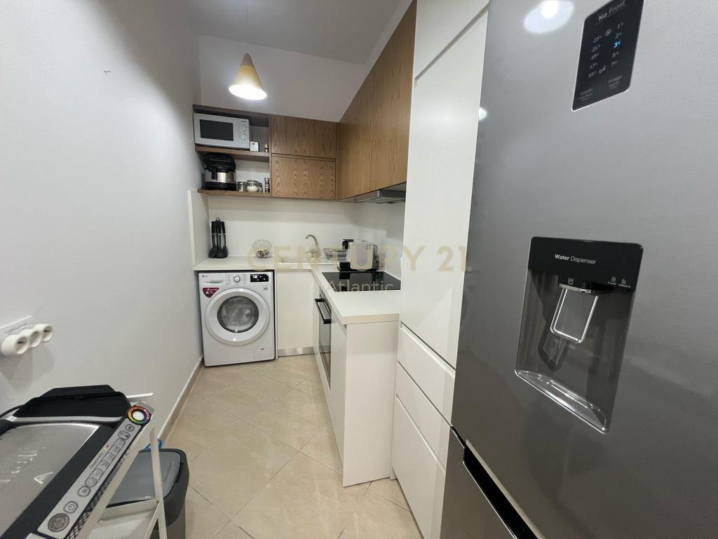 🏡 Shitet Apartament 2+1 me Oborr në Lura 3, Gjiri i Lalzit