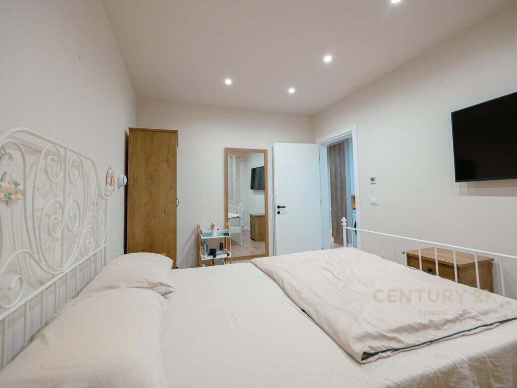 🌅 Shitet Apartament Super Luksoz me 3 Poste Parkimi | Vala Mar, Gjiri i Lalëzit