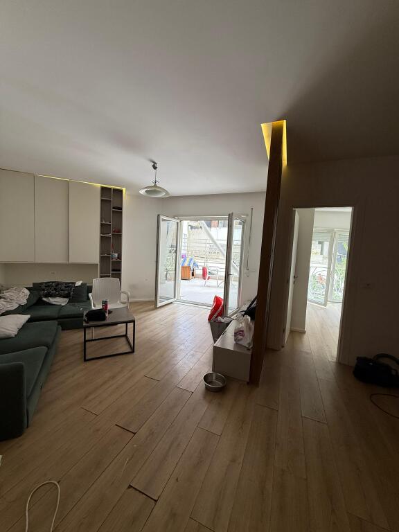 Shitet apartament 1+1+verande te Kompleksi "Kodra e Diellit 2".