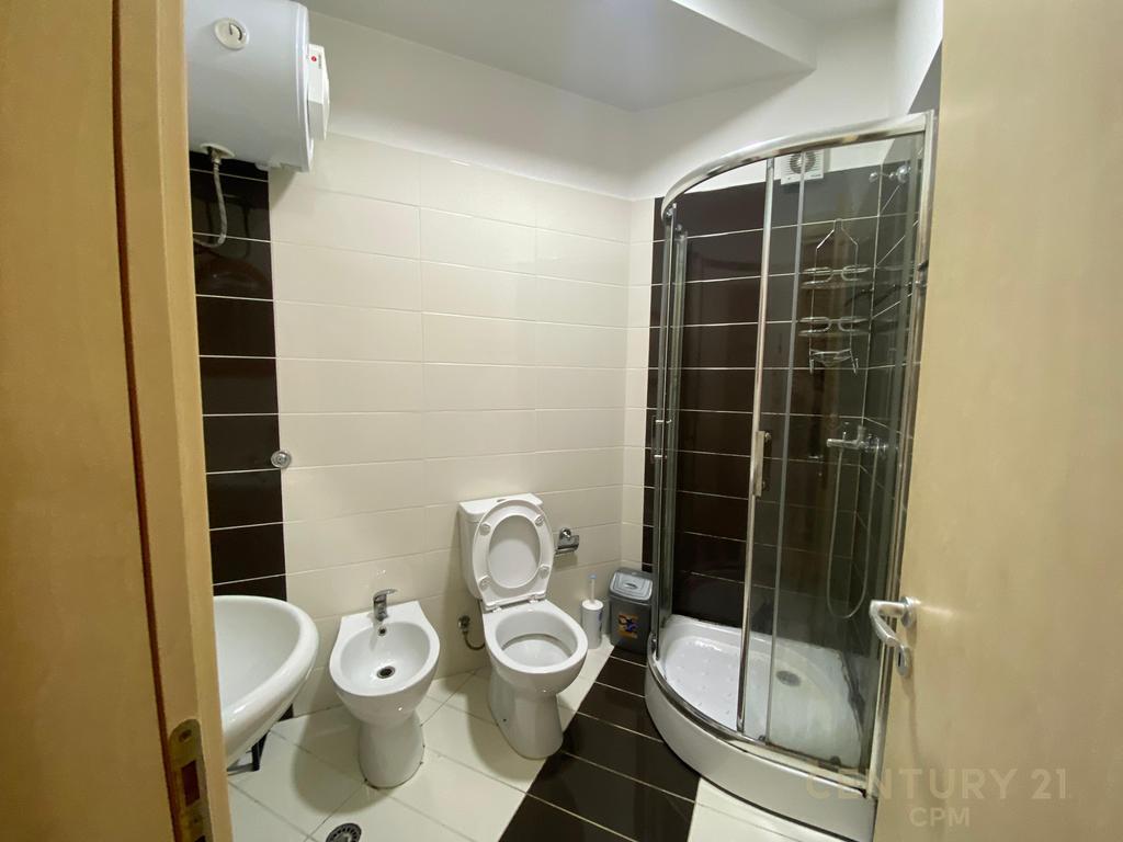 Vendesi in vendita Appartamento 1+1 Vicino al Lago Secco, Tirana!!!