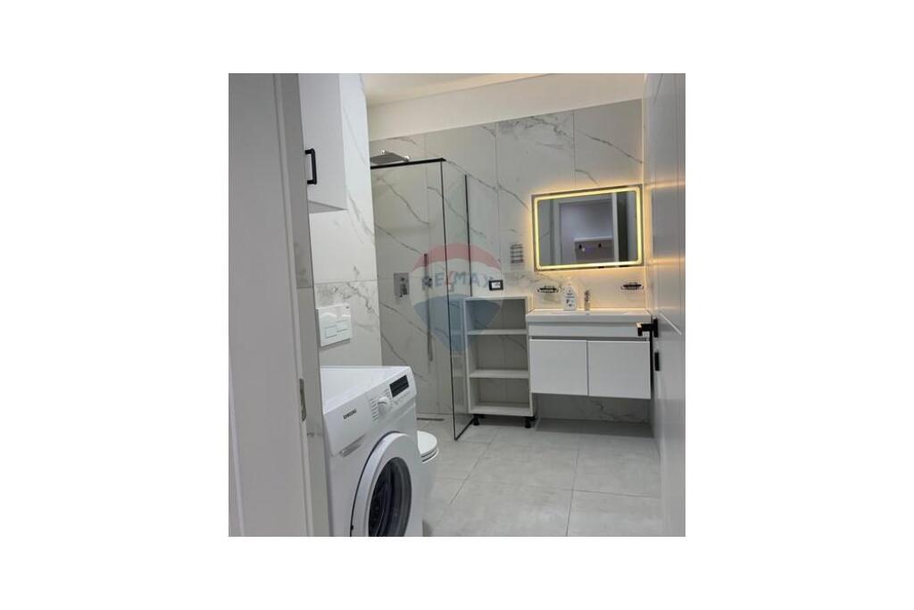 Shitet Apartament 2+1+2 Rruga e Kavajës prane Delijorgjit