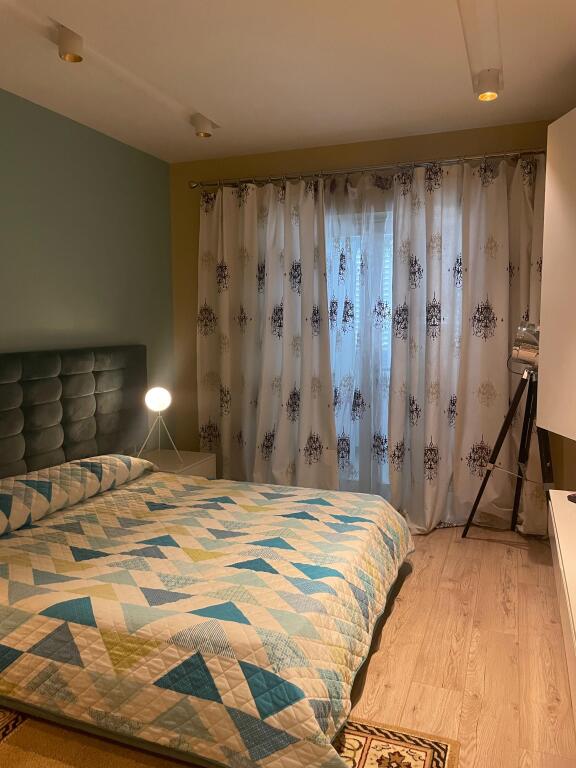 JEPET ME QERA APARTAMENT 3+1 800 EURO VASIL SHANTO