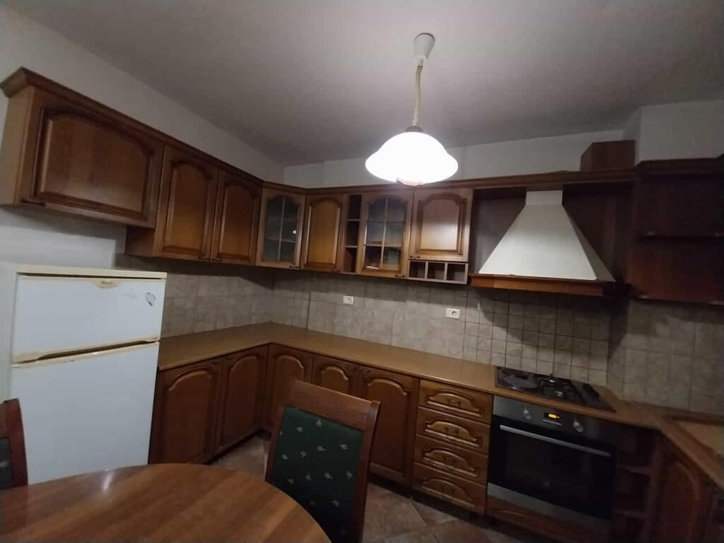 Appartamento In Affitto 1+1 a Komuna e Parisit (ID B2101201) Tirane