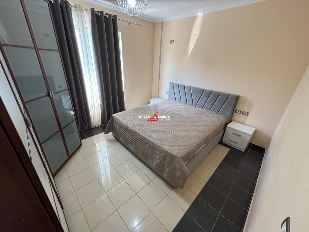 Jepet apartament me qera 2+1 afer Shkolles Rreze Drite Sauk Tirane ID (42115336)
