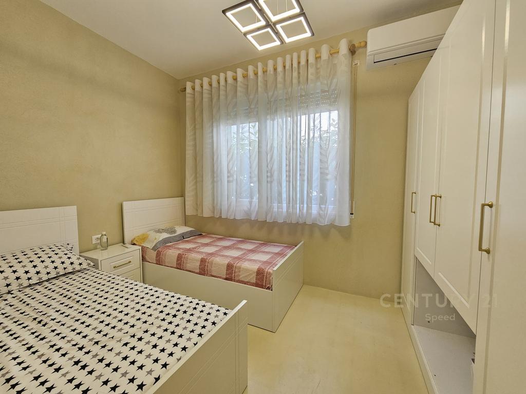 🏡 Shesim Apartament 2+1 me Oborr në Kompleksin “Lura 3”, Gjiri i Lalzit