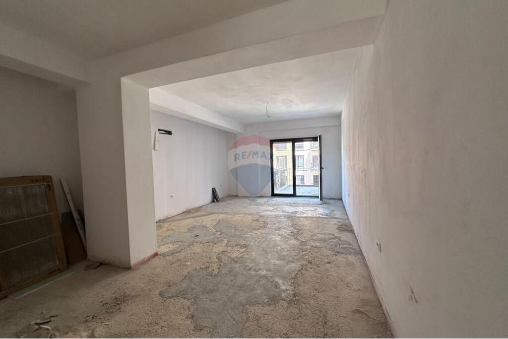 Shitet Apartament 1+1 tek Kodra e Diellit 2 !
