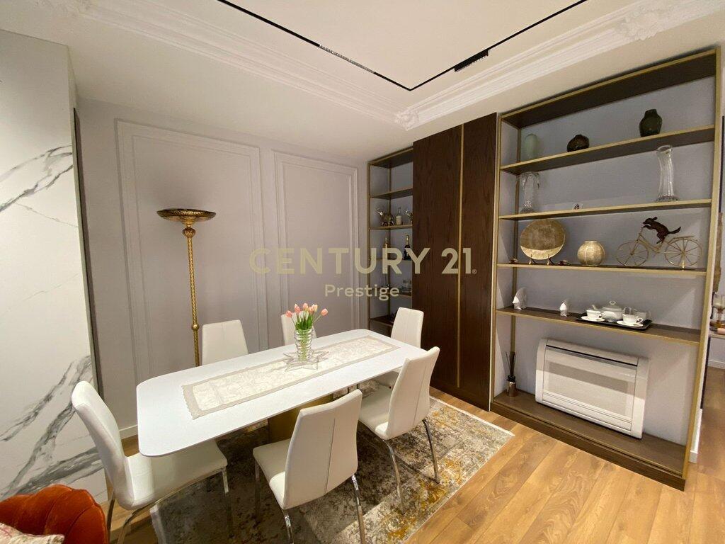 Appartamento 2+1+2 in Affitto – Via Barrikadave, Tirana