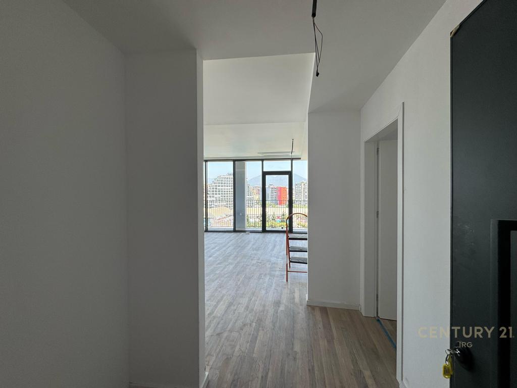 🏢 Apartment / Office 2+1+2 with Balcony – Lake View Residence, Tirana