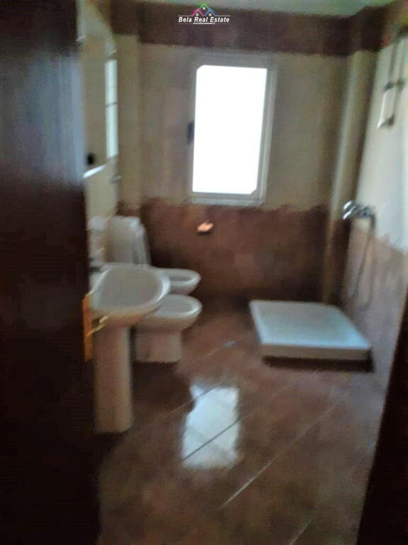 Office for Rent at the Paris Commune (ID BZ2237) Tirana.