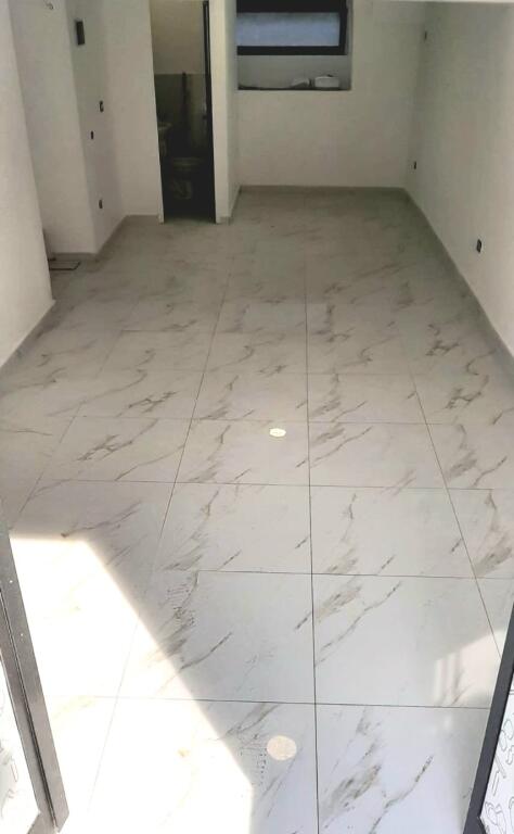SHOP FOR RENT NEAR 1 MAY PARK 500 €