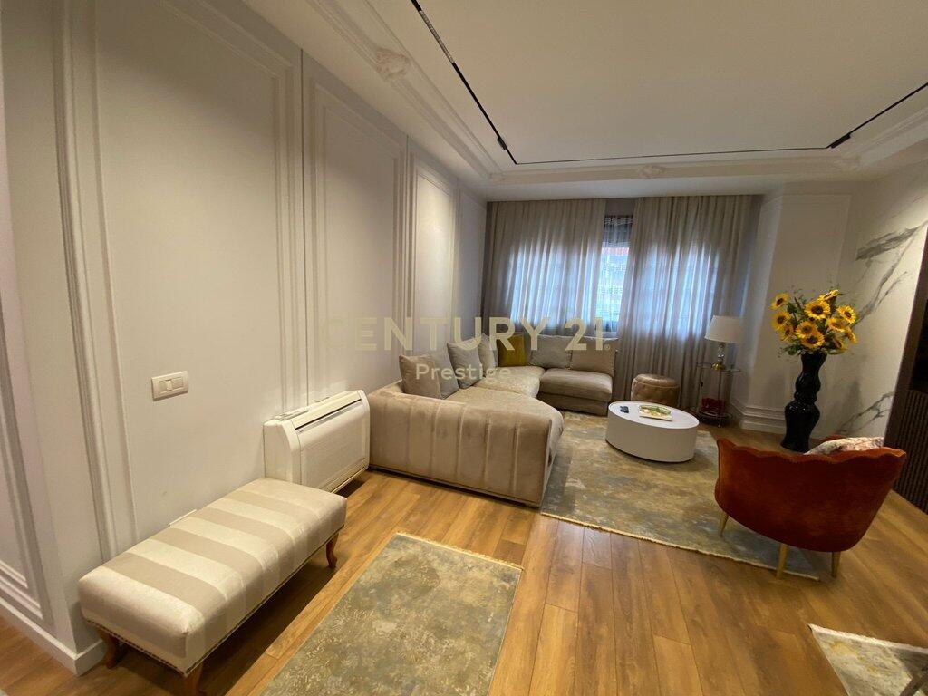 Appartamento 2+1+2 in Affitto – Via Barrikadave, Tirana