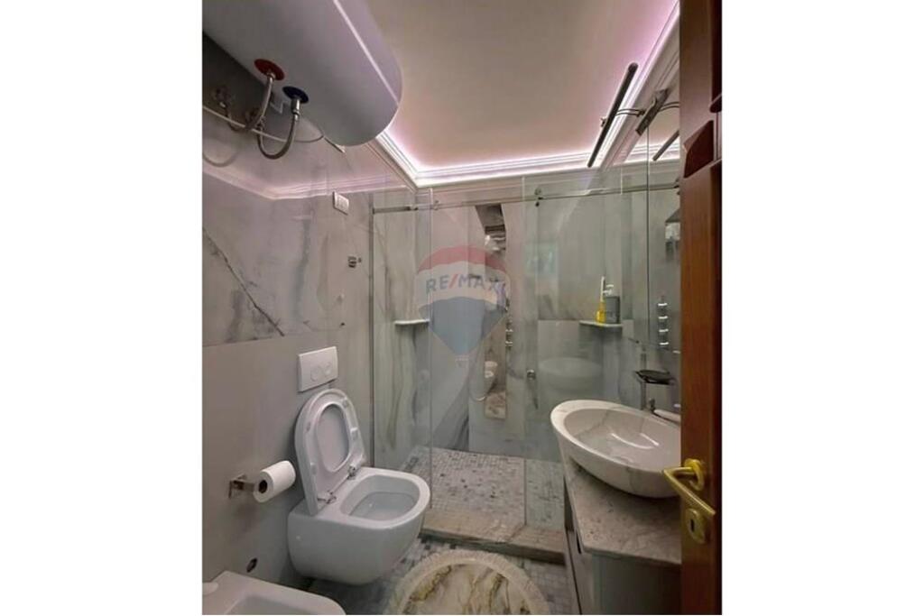 Shitet Super Apartament 3+1+2 Bulevardi Zogu 1