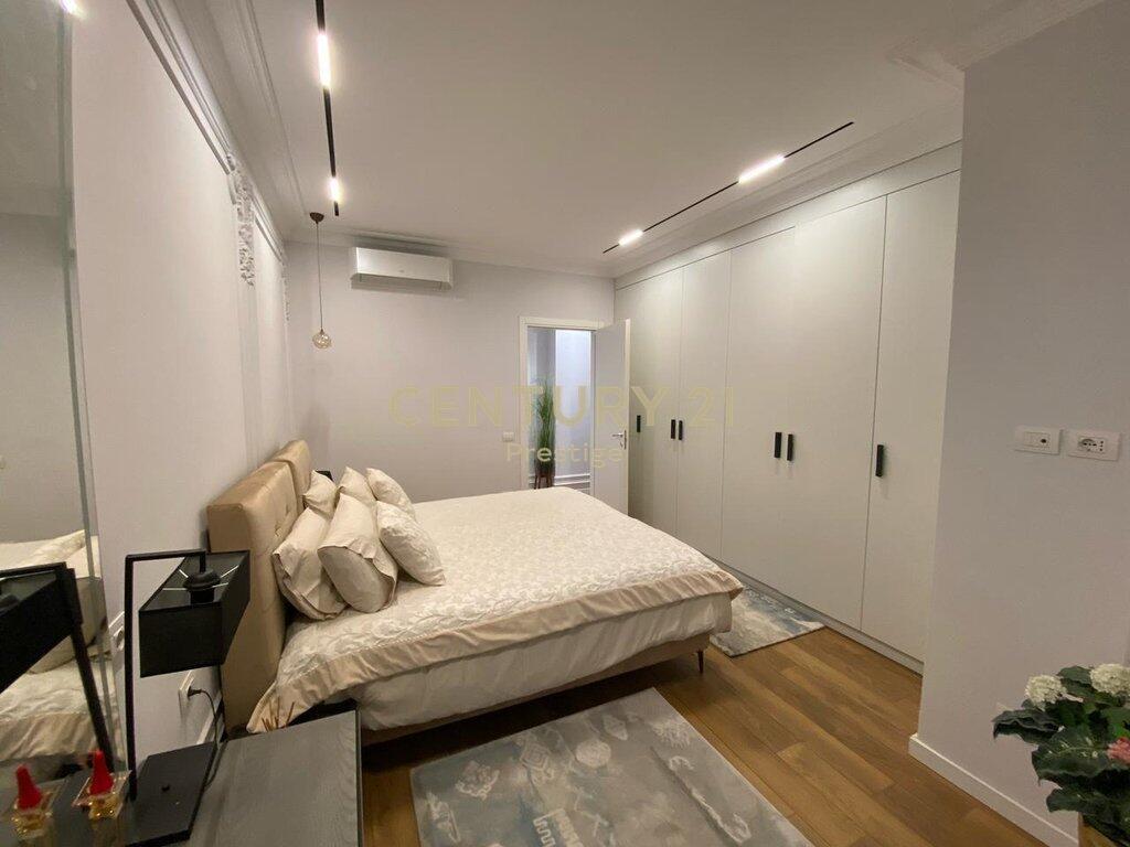 🏡 Jepet me Qira Apartament Modern 2+1+2 – Rruga e Barrikadave