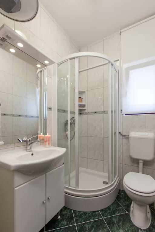 Apartament Me Qera 3+1+2 ne Kinostudio (ID B230145) Tirane.