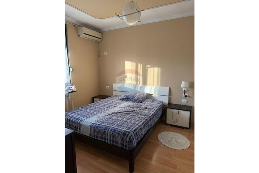 Shitet apartament 1+1 ne Yzberisht!
