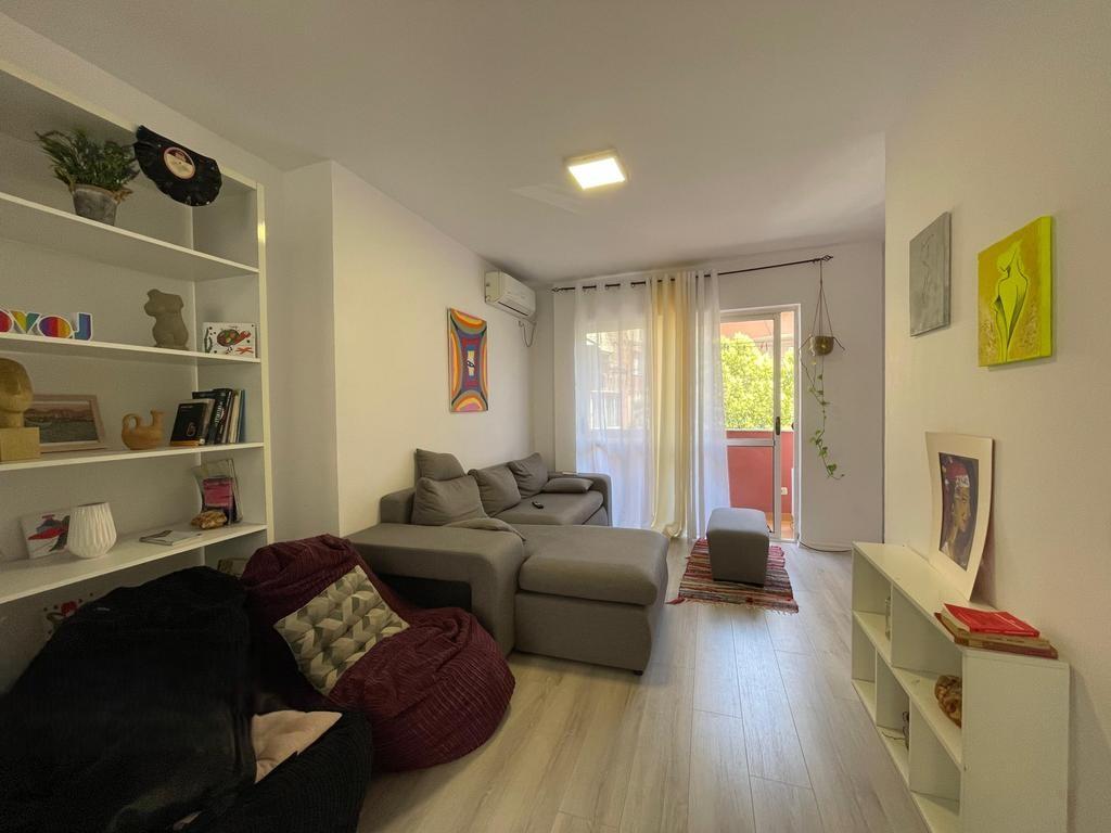 Pazari i Ri, Appartamento 1+1! 600 € /Mese