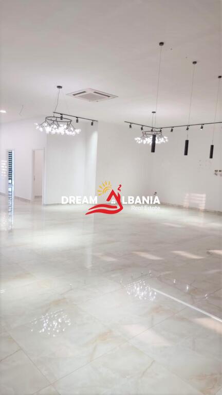 Jepet me qera ambient Biznesi tek Farmacia 10, ne rrugen e Dibres (ID 4261935)