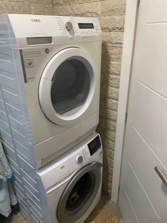 JEPET ME QERA APARTAMENT 3+1 800 EURO VASIL SHANTO