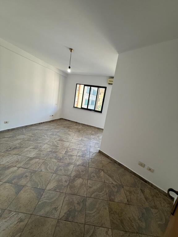 Studio apartment for sale Pazari i Ri