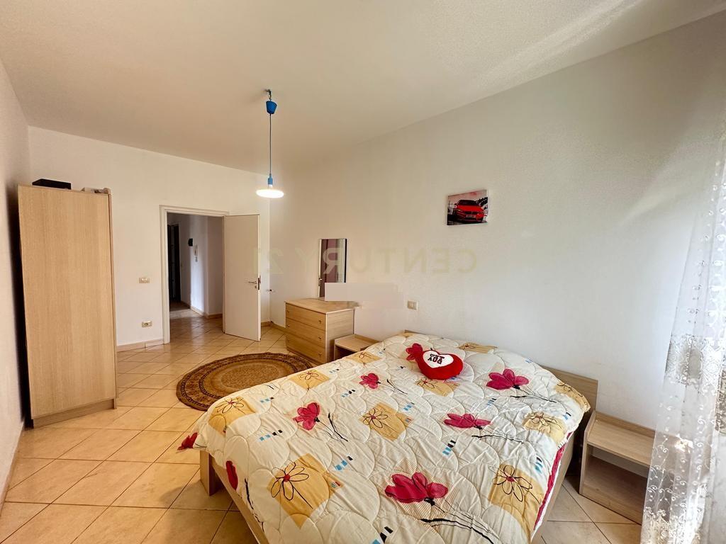 SHTEPI ME QERA ,FRESKU APARTAMENT 2+1 430