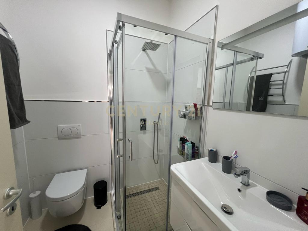 🏡 Shitet Apartament 2+1 me Oborr në Lura 3, Gjiri i Lalzit