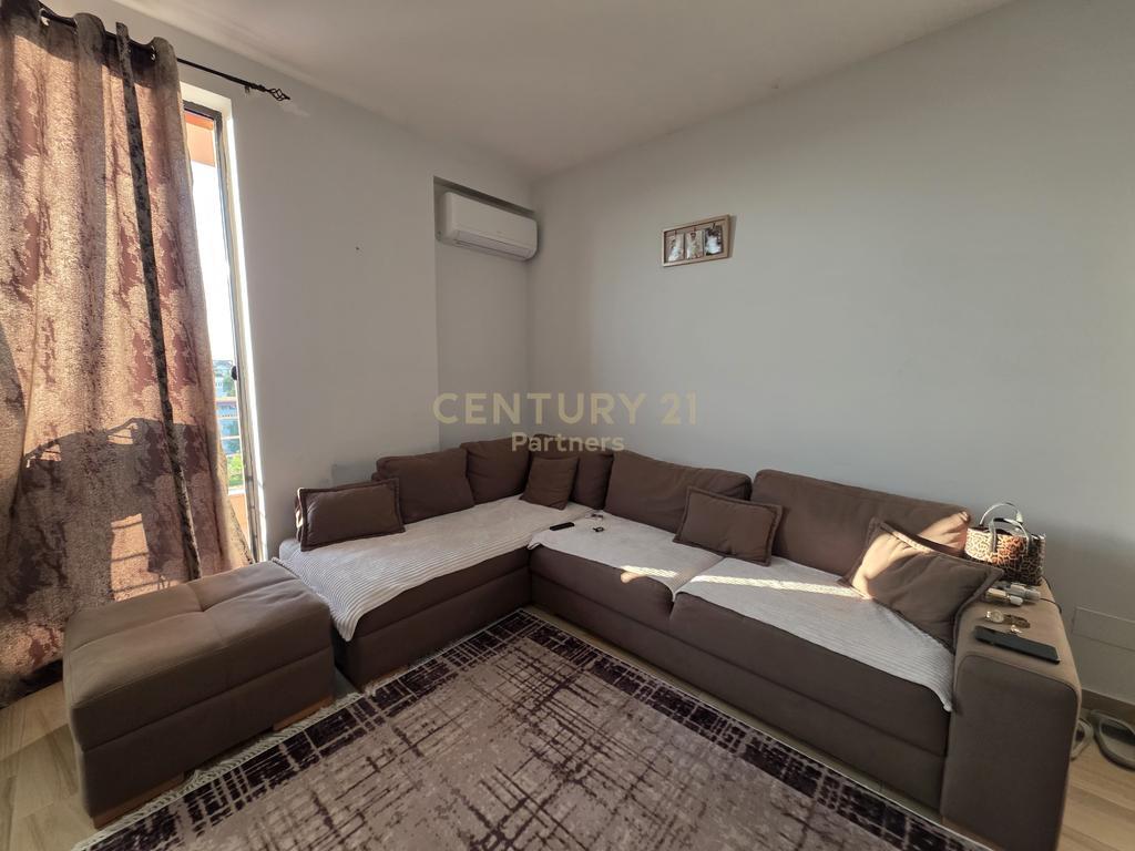 🏢 Shitet Apartament 1+1 në Shkozë, Tiranë – Kati i 4-të