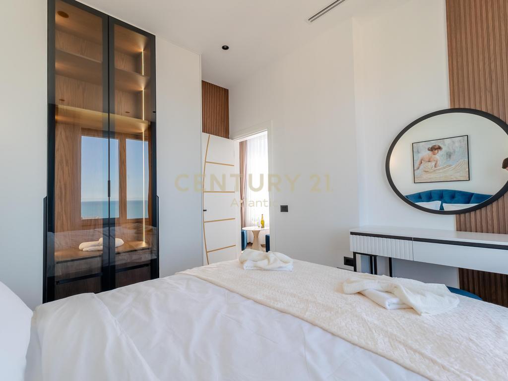 🌊 Sea-View Fully Renovated Apartment for Sale – 27-Story Building, Durrës 🏢✨
