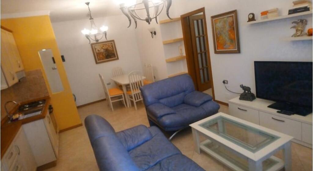 APARTAMENT ME QIRA 2+1 - SHESHI SKENDERBEJ, QENDER