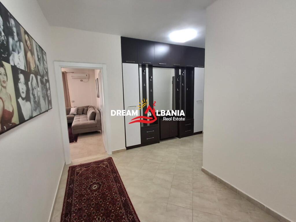 Jepet apartament me qera 2+1 afer Shkolles Rreze Drite Sauk Tirane ID (42115335)