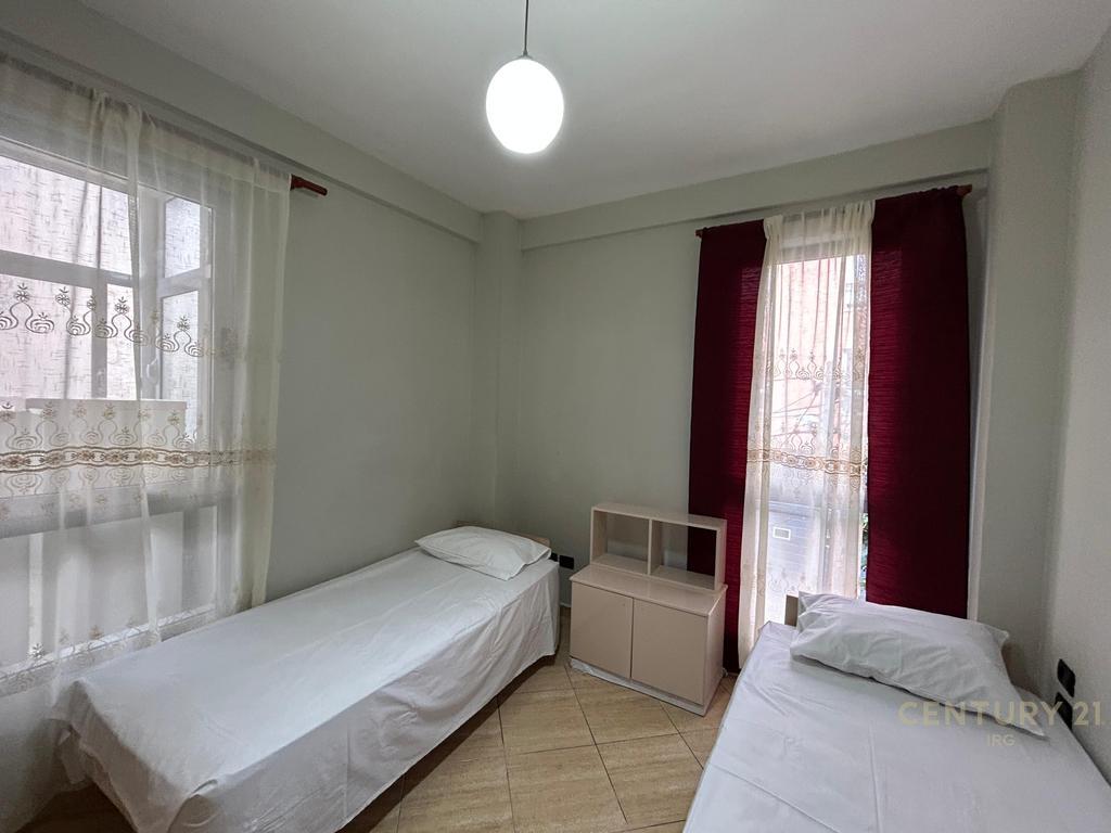 APPARTAMENTO 2+1 IN AFFITTO VICINO A VIA MYSLYM SHYRI. 650 € /Mese