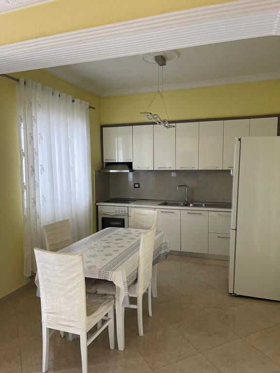 Apartament me qera 3+1+parkim Kamez