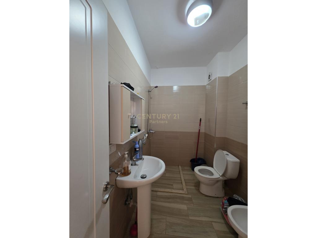 🏢 Shitet Apartament 1+1 në Shkozë, Tiranë – Kati i 4-të