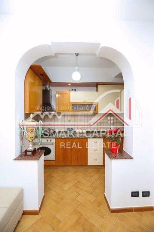AFFITTASI APPARTAMENTO 3+1 PRESSO IL PALAZZO VEFES, COLE VLORE!