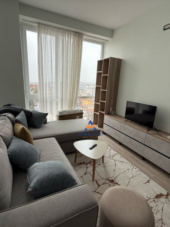 JEPET APARTAMENT ME QERA 1+1+BALLKON "TE SELVIA" 750 EURO (I PERFSHIRE PARKIMI ).