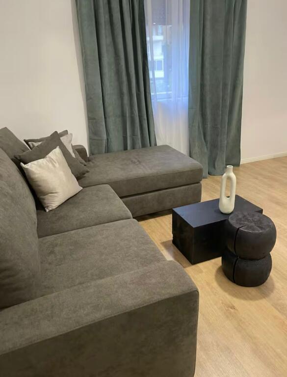 2+1, 3rd floor existing building, 21 December, price 650 euro