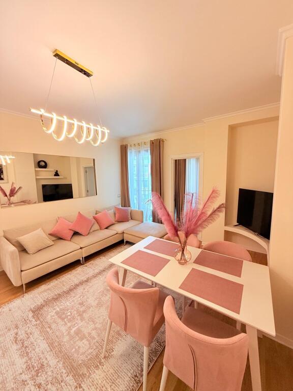 Super Apartamnet 2+1 Per Qera Rruga Kosovarve