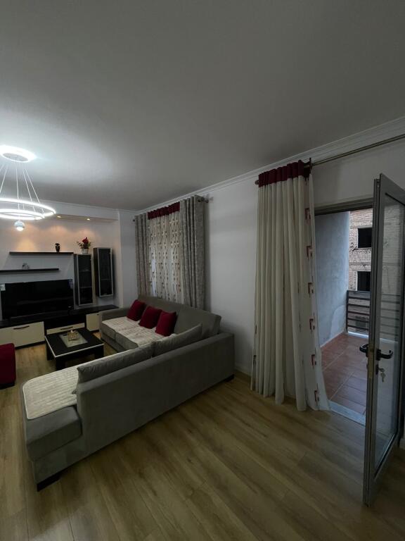 Apartment 2+1+2+balcony for sale  Kombinat, Glass Street