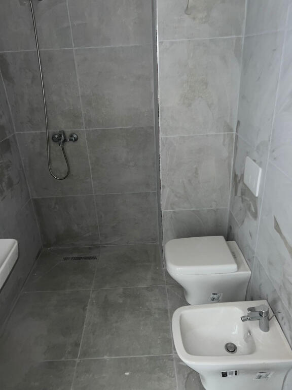 Office for Rent 1+1 near the Train Station (ID BZ2671) Tirana