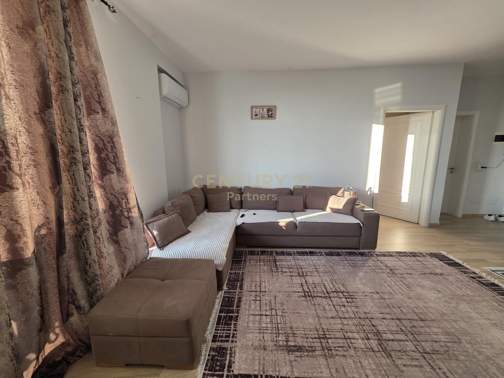 🏢 Shitet Apartament 1+1 në Shkozë, Tiranë – Kati i 4-të