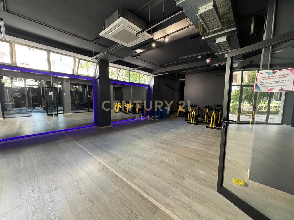 🏢 Commercial Space for Sale – Dry Lake Area (Liqeni i Thatë)