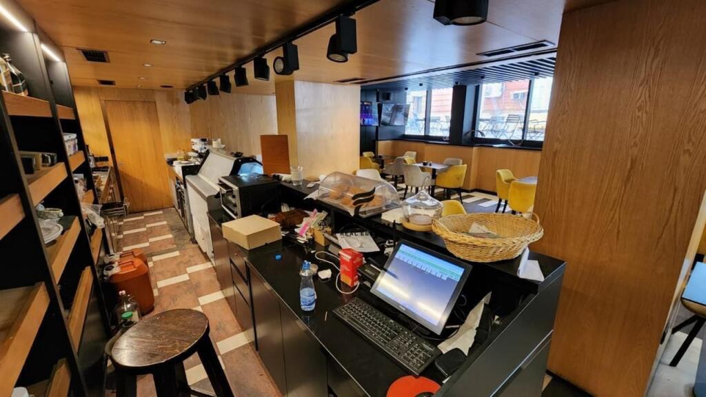 LOCALE COMMERCIALE IN AFFITTO 110M2 SHALLVARET 1500 EURO