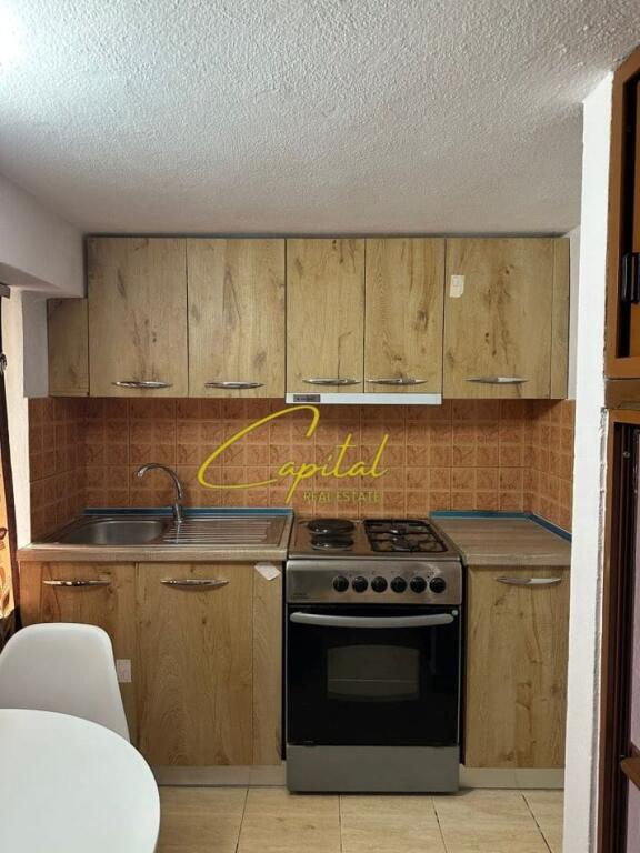 GARSONIERE ME QERA 40 M2 RRUGA 5 MAJI 300 EURO