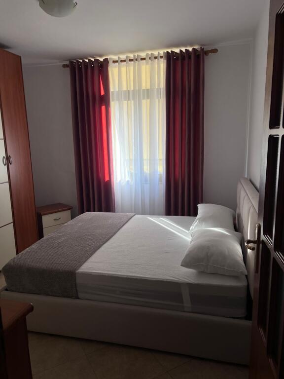 Appartamento 2+1 in affitto nel Centro di Tirana, piazza