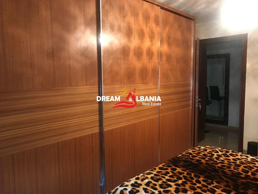 Affittasi appartamento 3+1 presso Mozaiku di Tirana (ID 4239067)