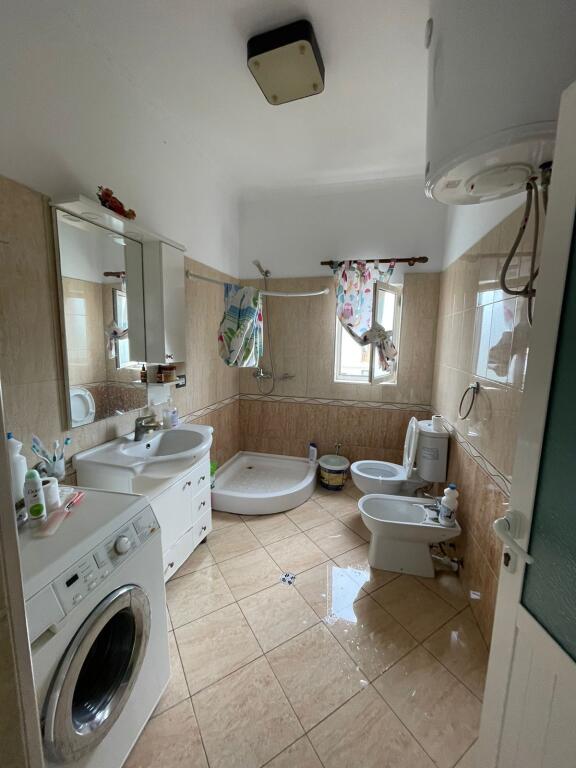 Apartament me qera 3+1+parkim Kamez