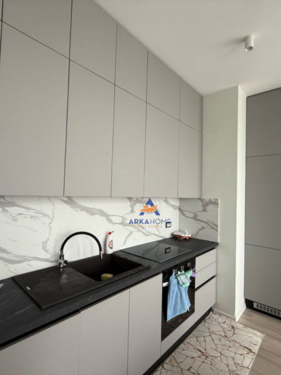 JEPET APARTAMENT ME QERA 1+1+BALLKON "TE SELVIA" 750 EURO (I PERFSHIRE PARKIMI ).